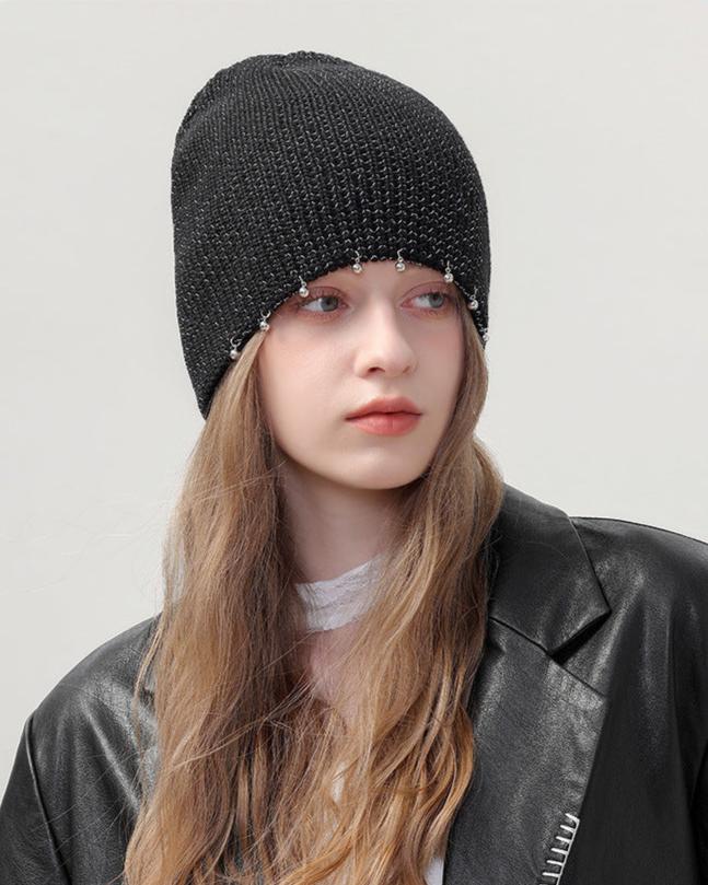 Knitted beaded toe cap