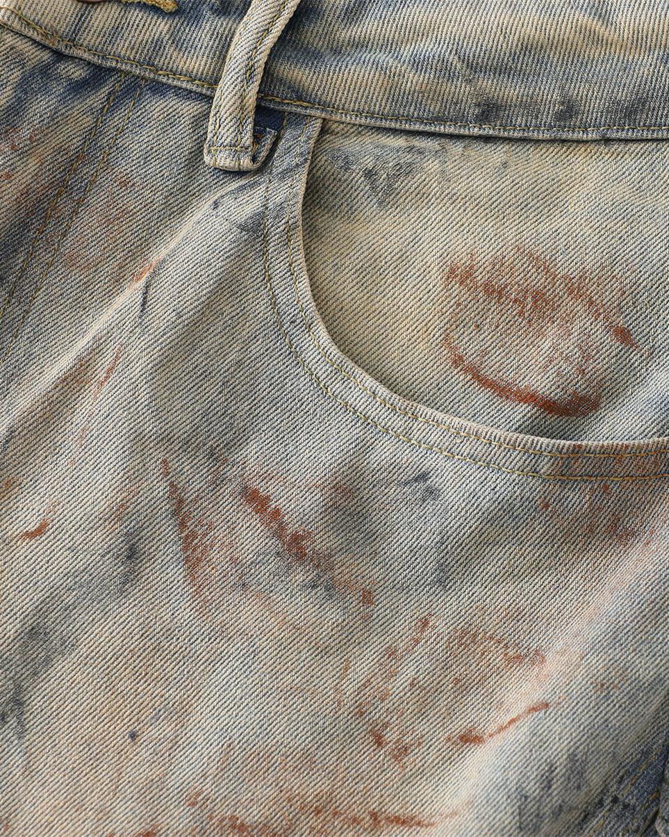 Washed distressed jeans