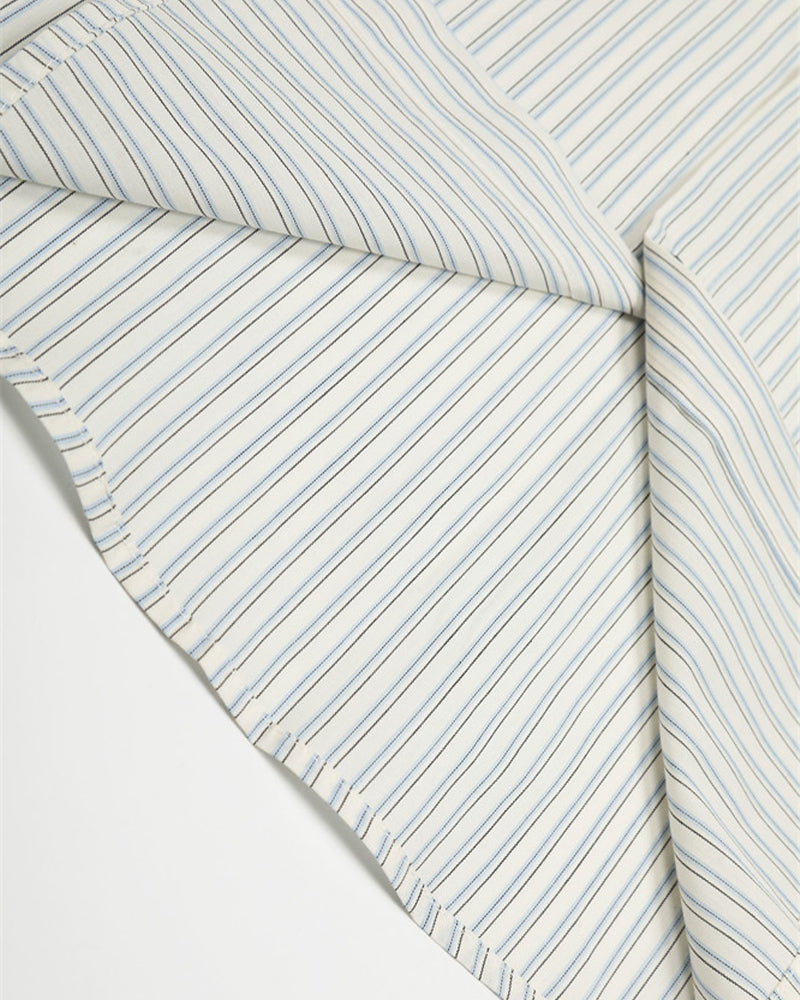 Vertical striped short-sleeved shirt