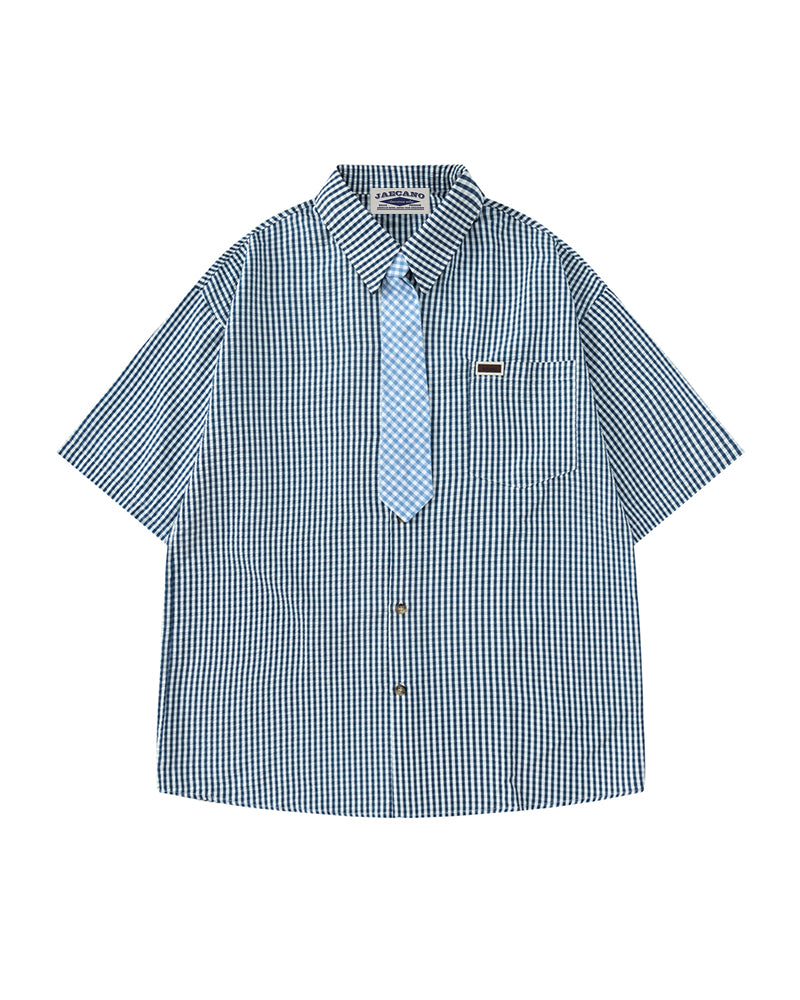 Plaid short-sleeved shirt