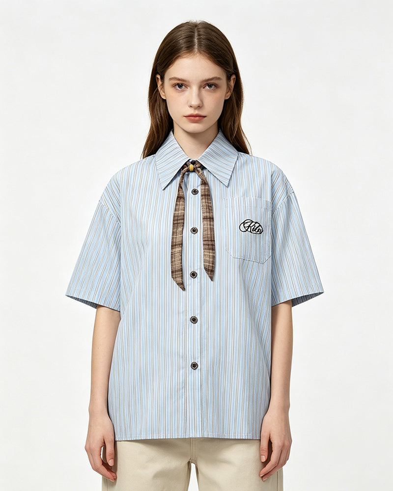 Vertical striped short-sleeved shirt