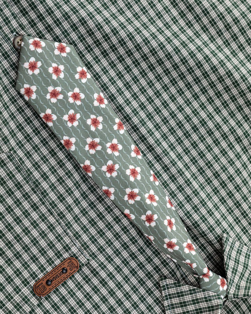 Simple plaid short-sleeved shirt