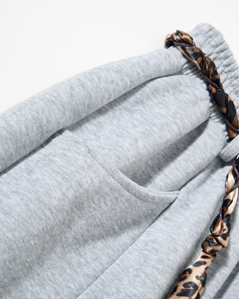 Casual and versatile trousers