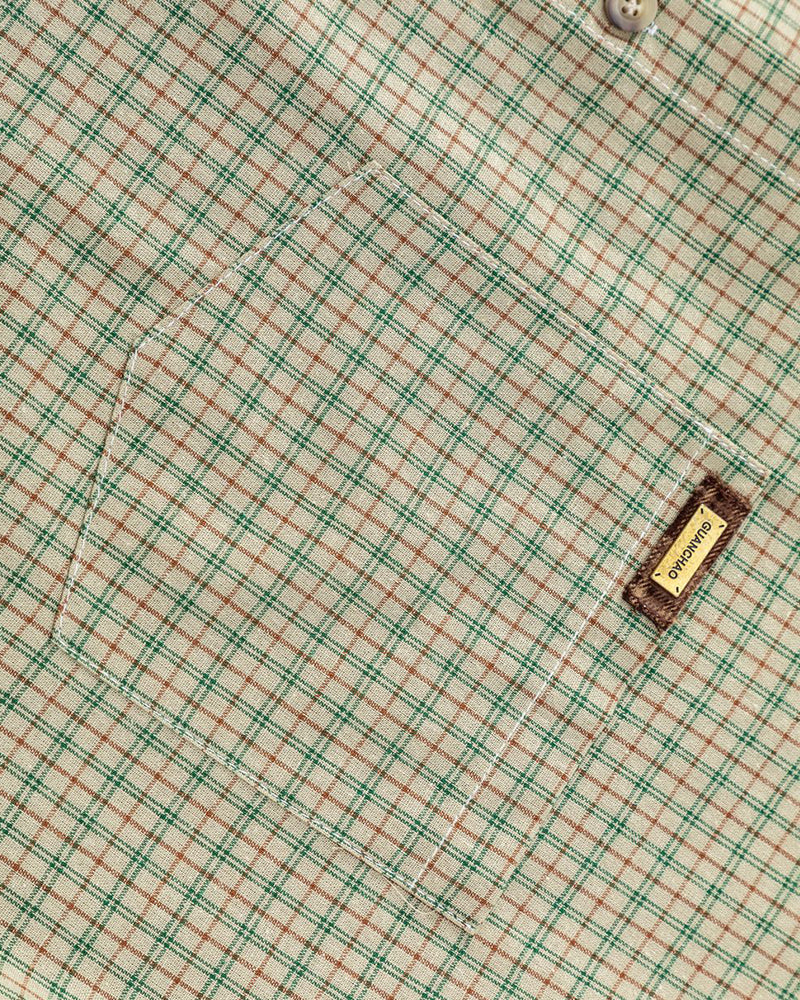 Simple plaid short-sleeved shirt