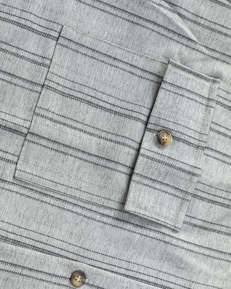 Casual striped short-sleeved shirt