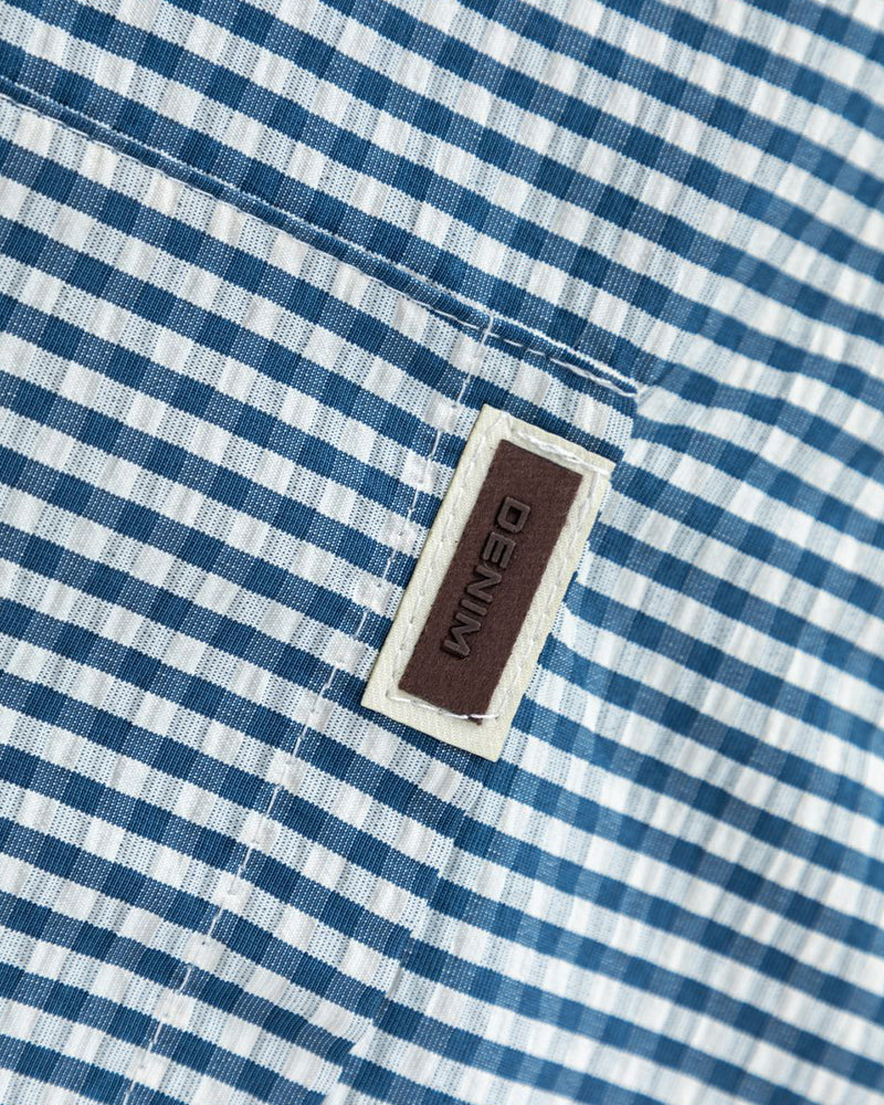 Plaid short-sleeved shirt