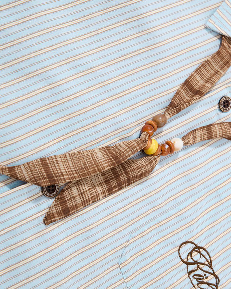 Vertical striped short-sleeved shirt