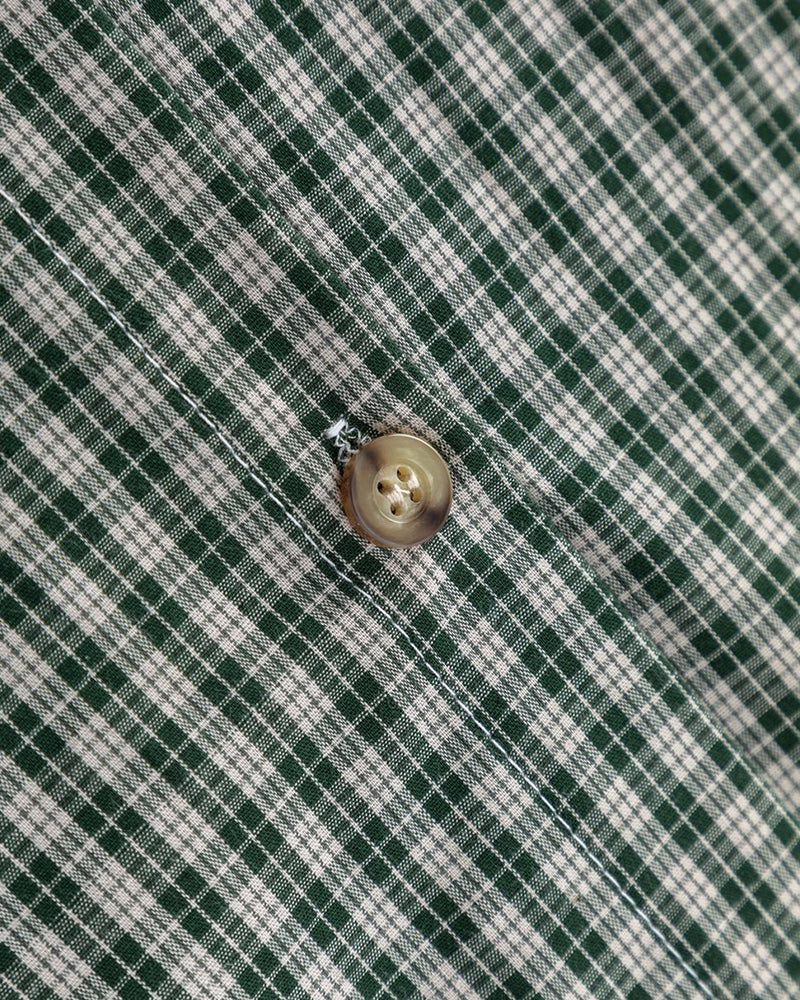 Simple plaid short-sleeved shirt