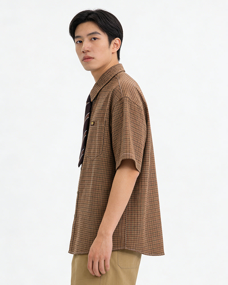 Simple plaid short-sleeved shirt