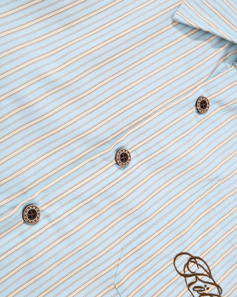 Vertical striped short-sleeved shirt