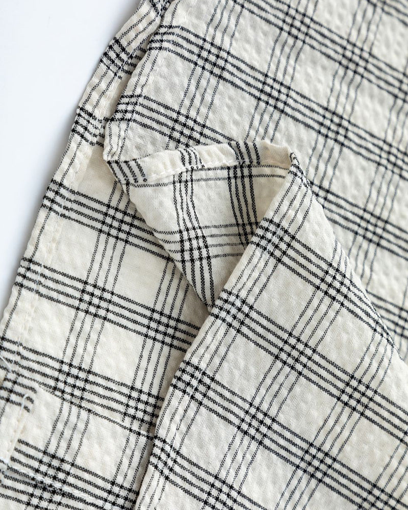 plaid short-sleeved shirt