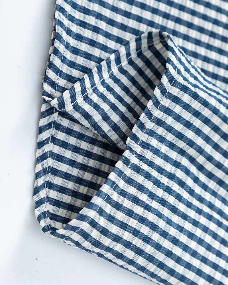 Plaid short-sleeved shirt
