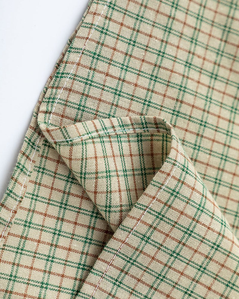 Simple plaid short-sleeved shirt