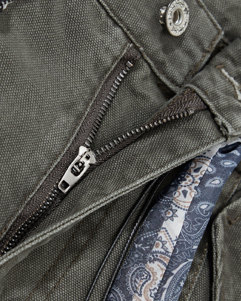 Simple and versatile cargo pants