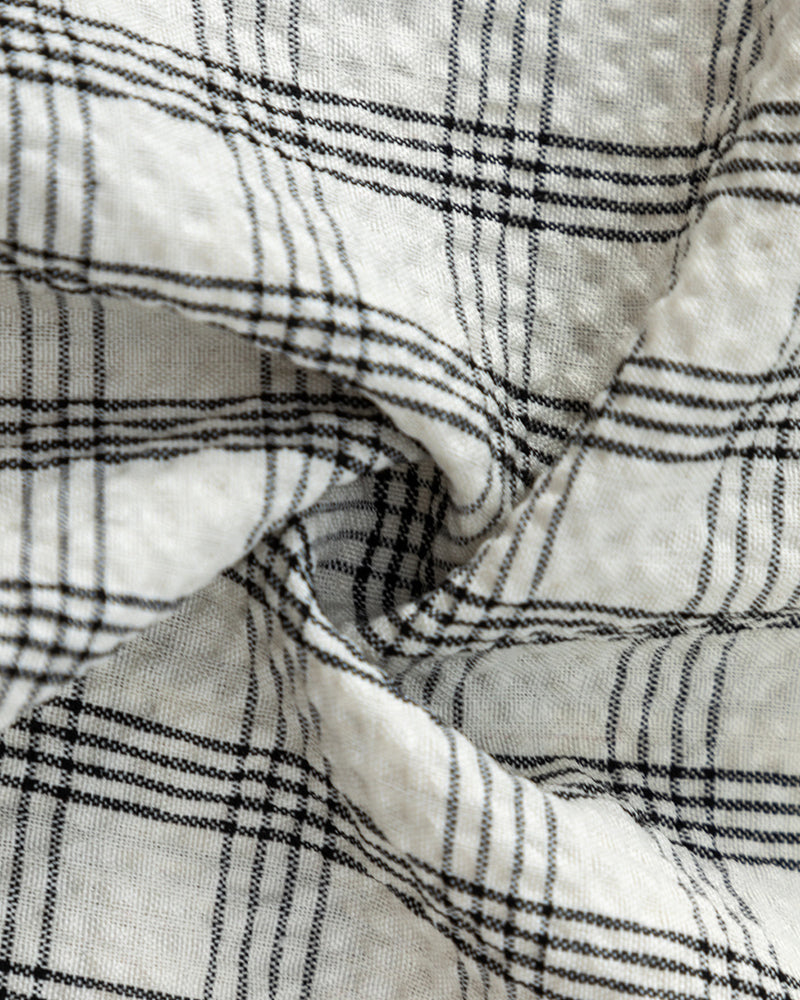 plaid short-sleeved shirt