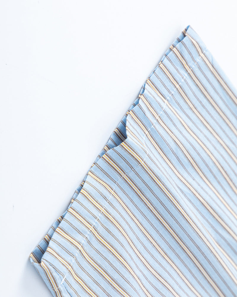 Simple striped short-sleeved shirt
