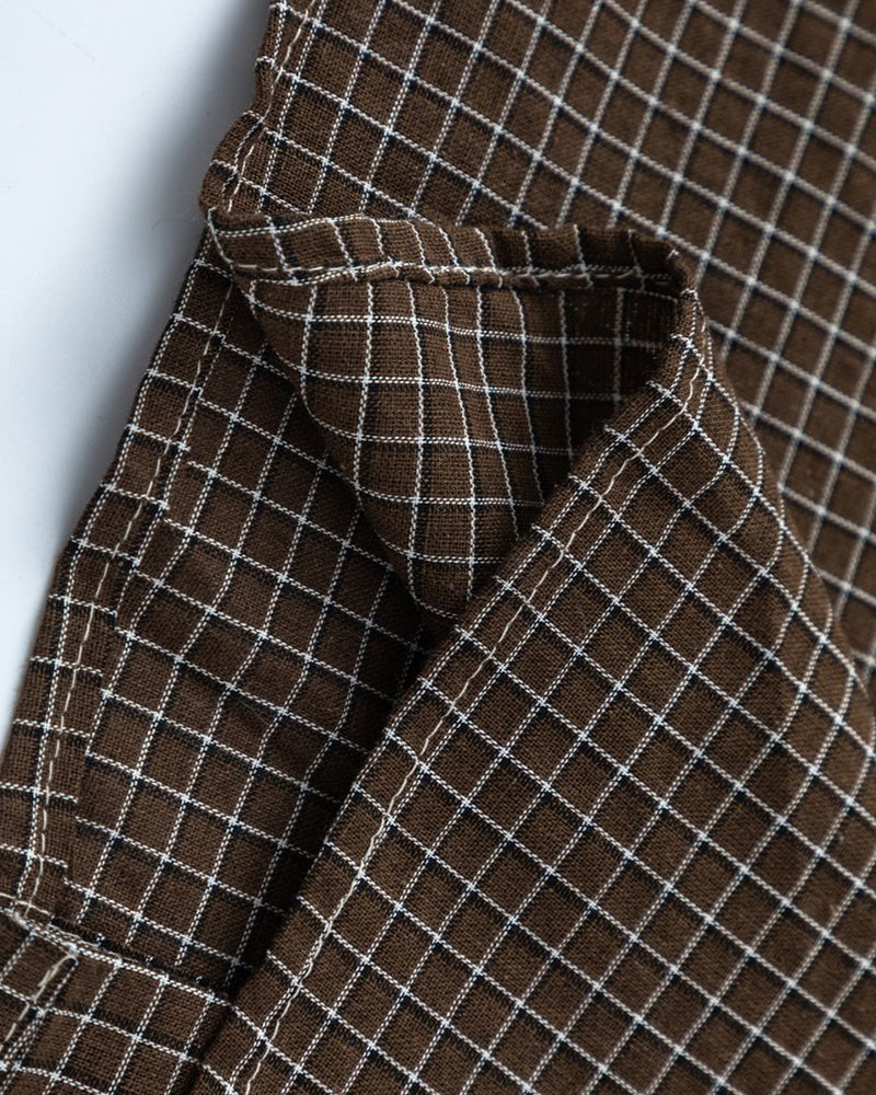Casual plaid short-sleeved shirt
