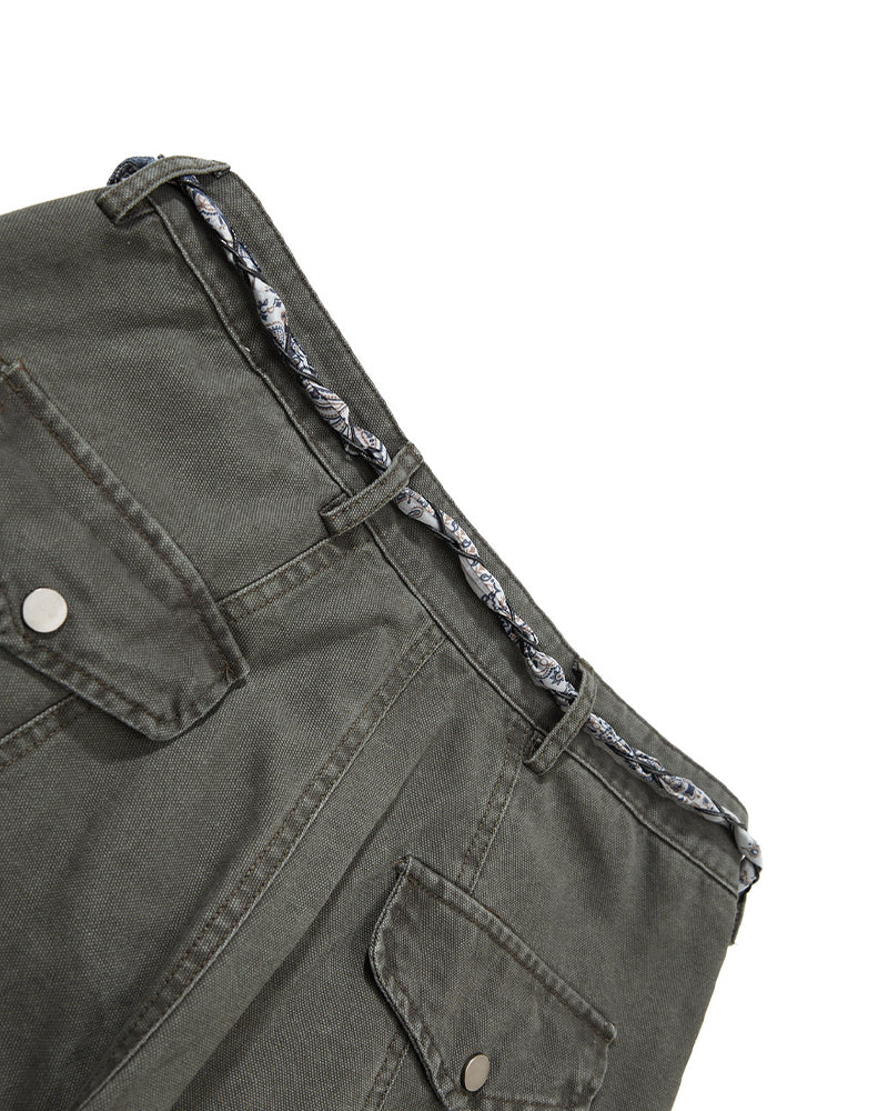 Simple and versatile cargo pants