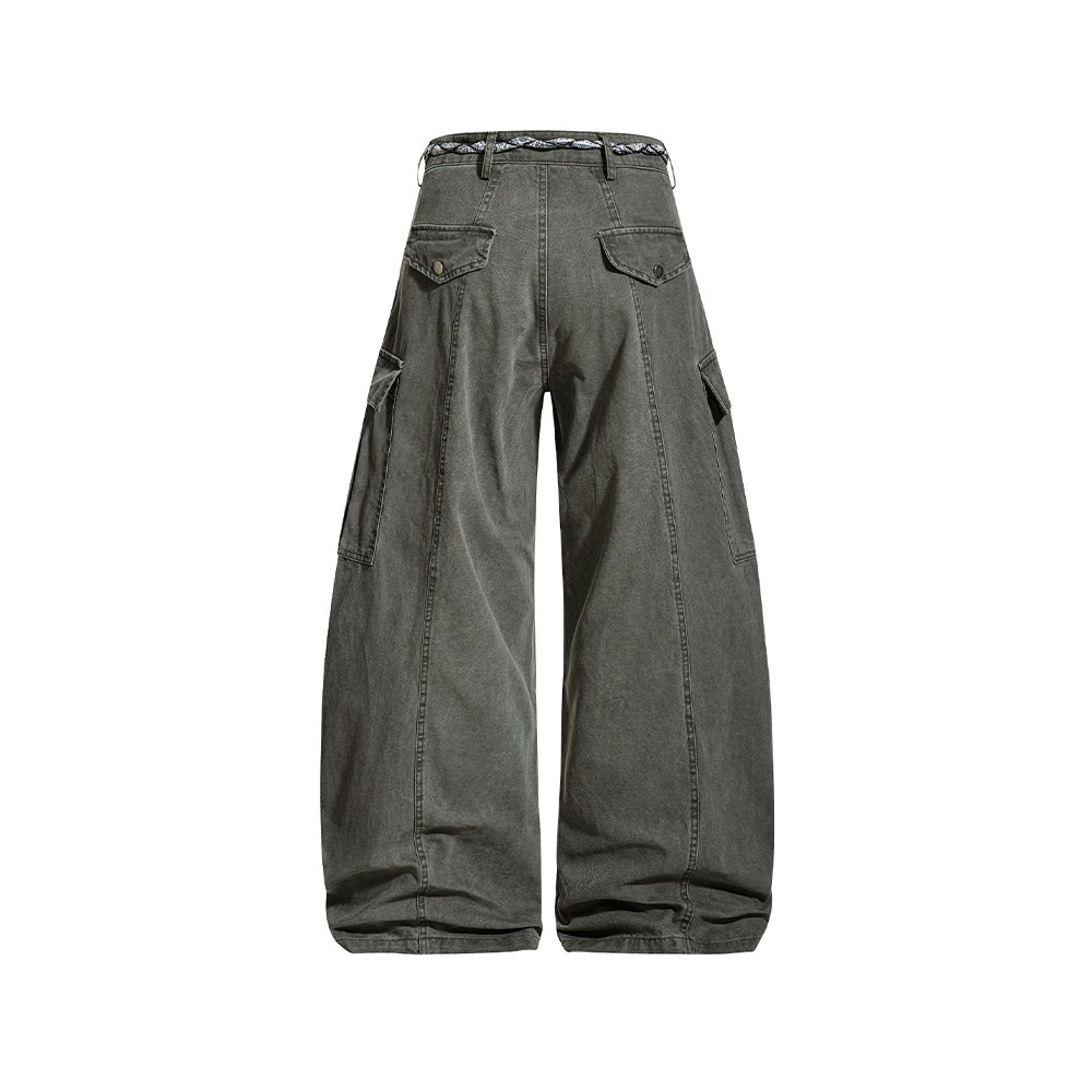 Simple and versatile cargo pants