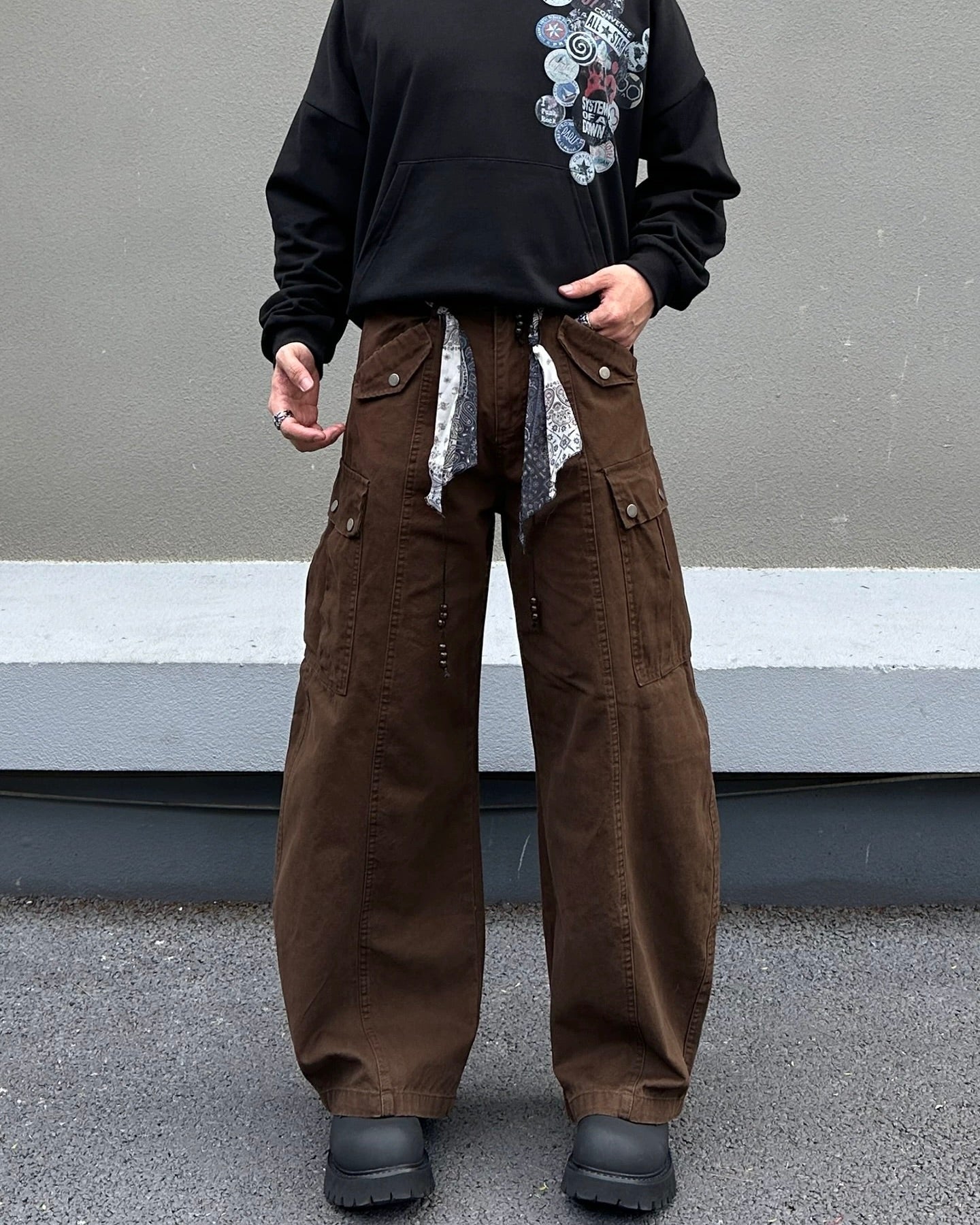 Simple and versatile cargo pants