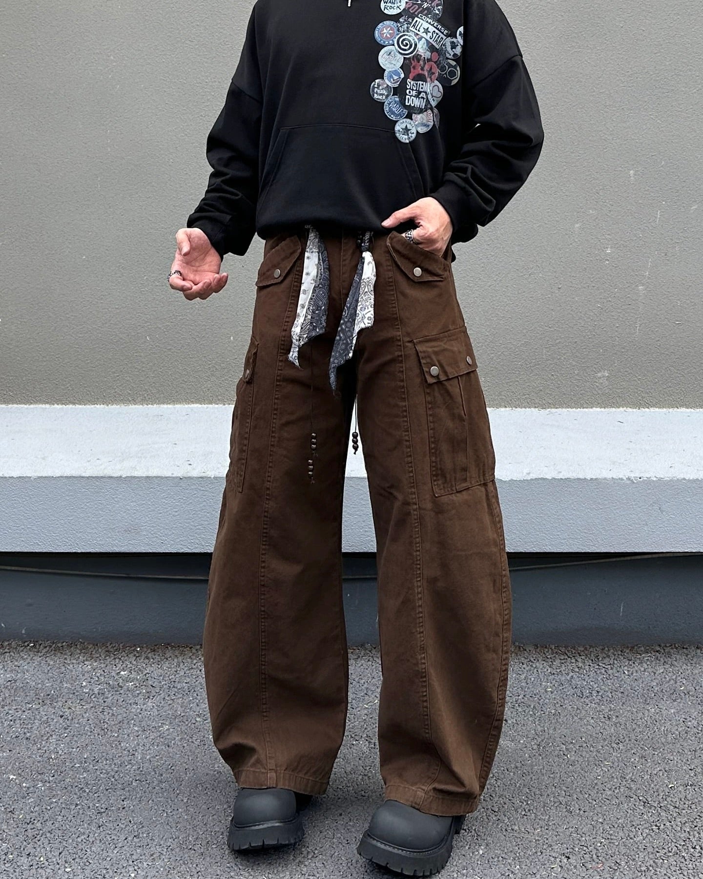 Simple and versatile cargo pants