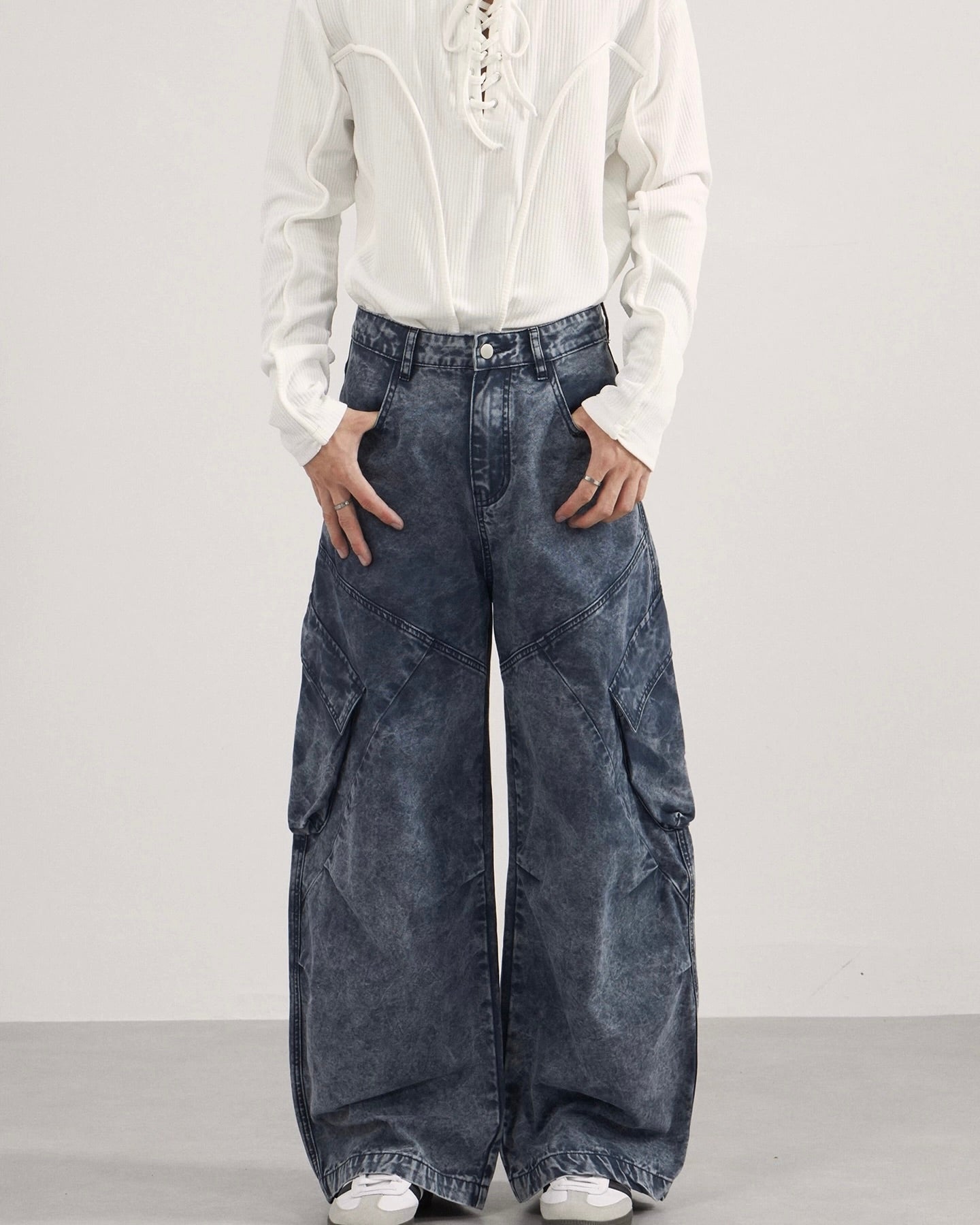 Loose-fitting casual trousers