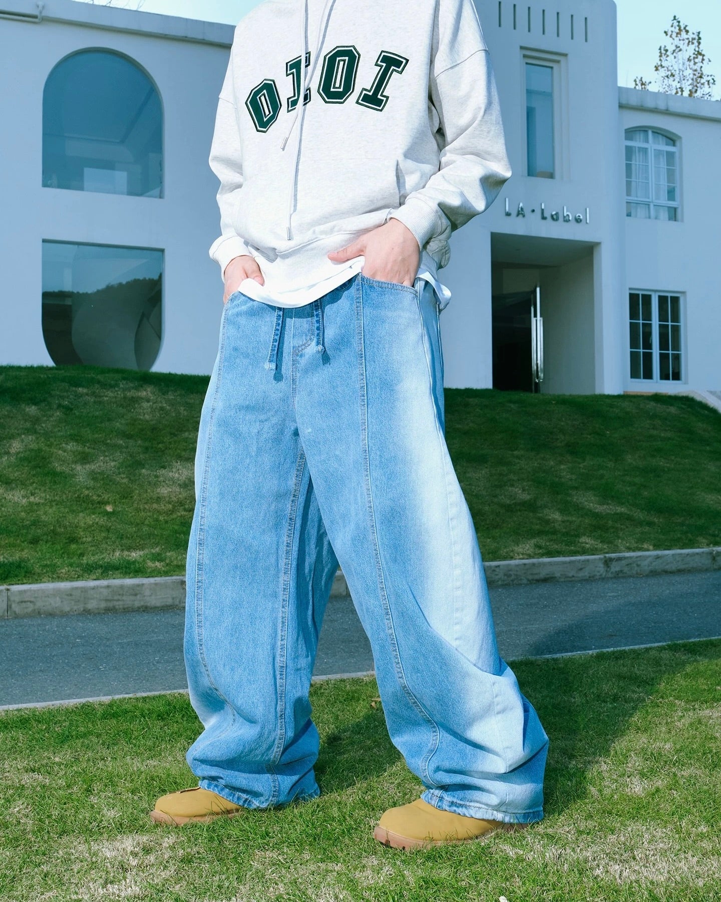 Patchwork color-blocked loose-fitting jeans