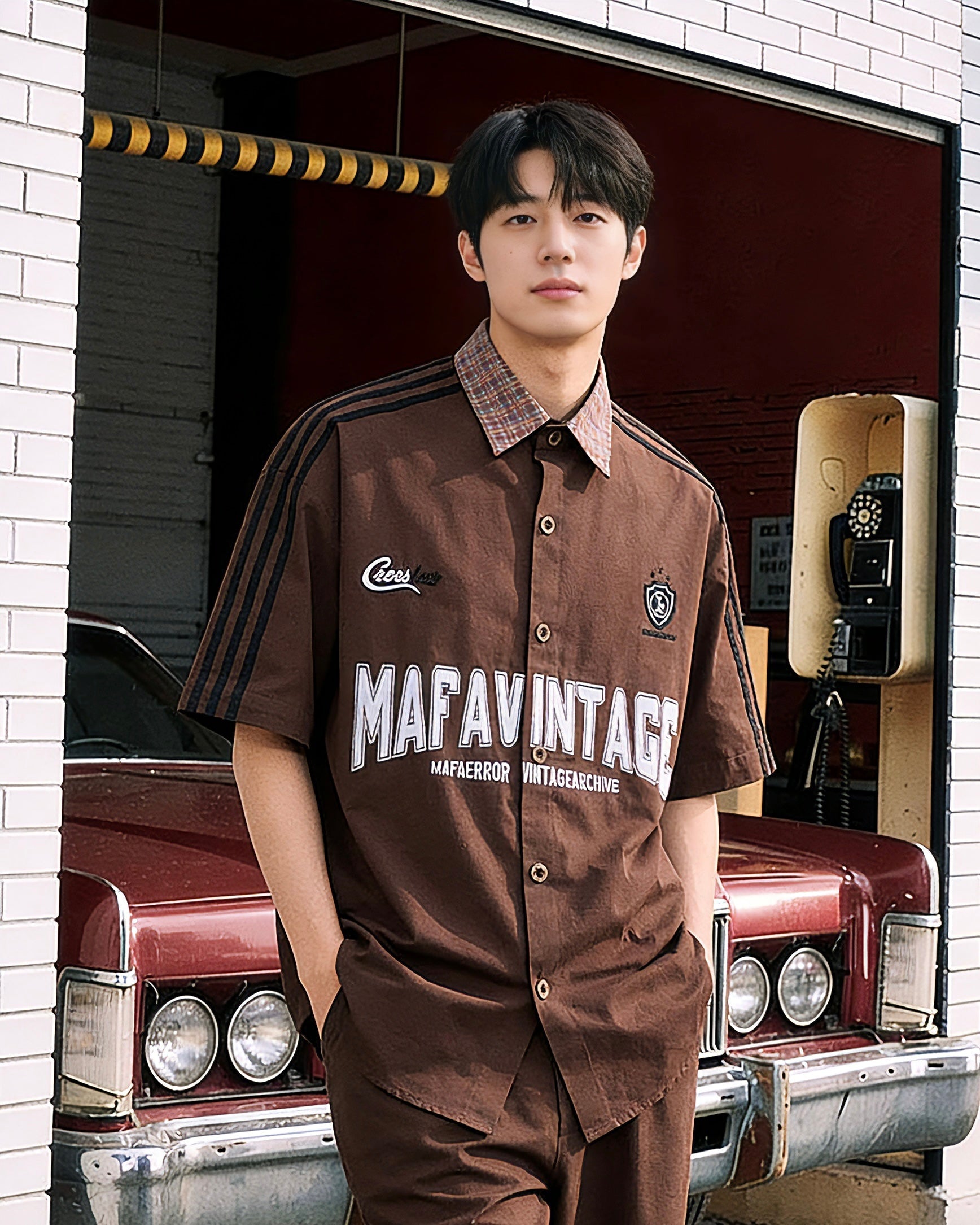 Embroidered contrast plaid short-sleeved shirt