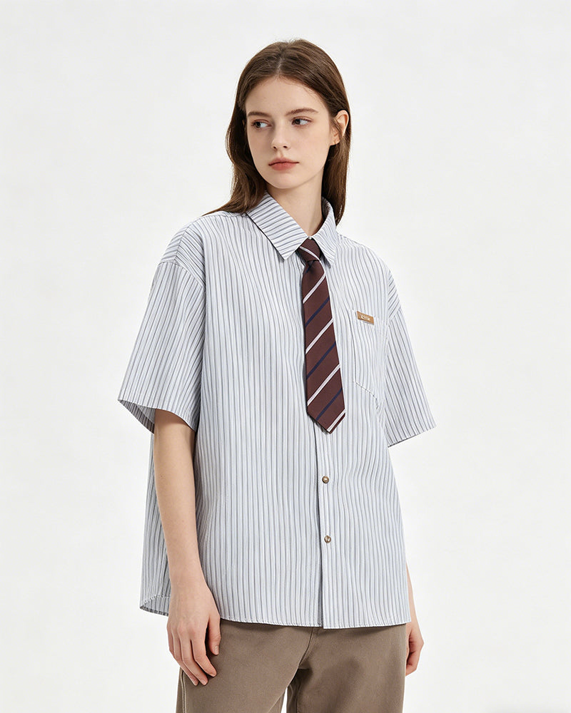 Simple striped short-sleeved shirt