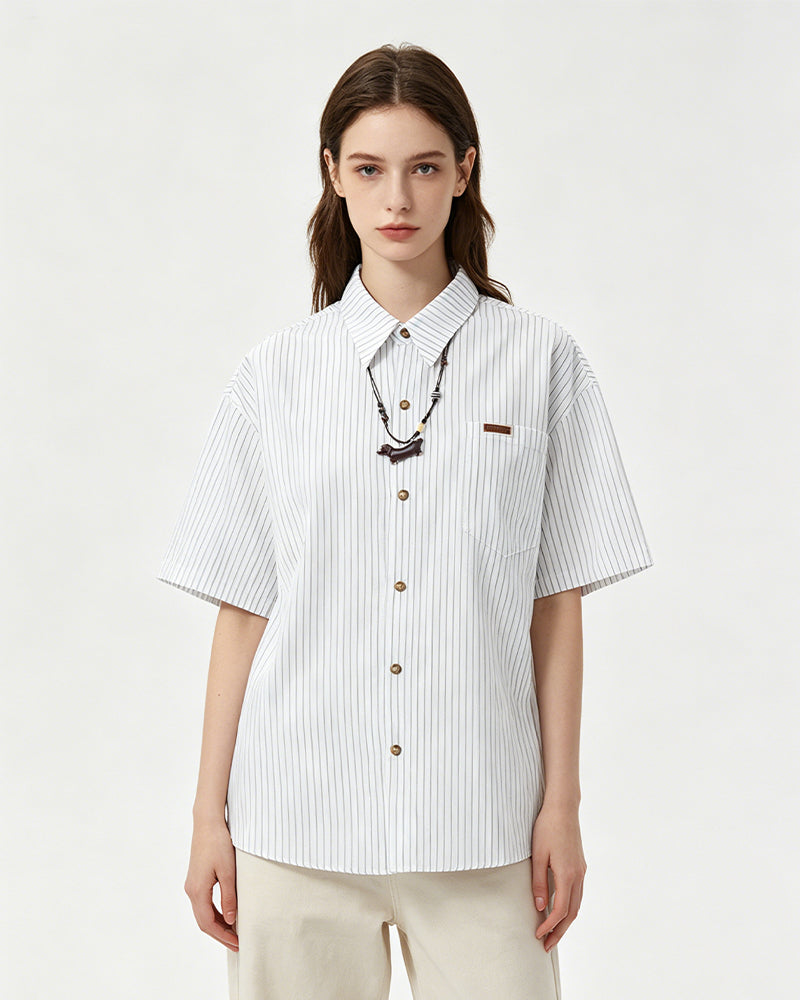 Casual loose short-sleeved shirt