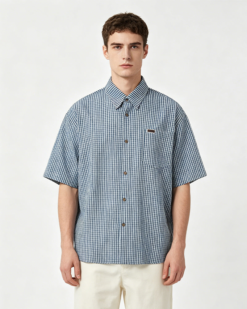 Plaid short-sleeved shirt