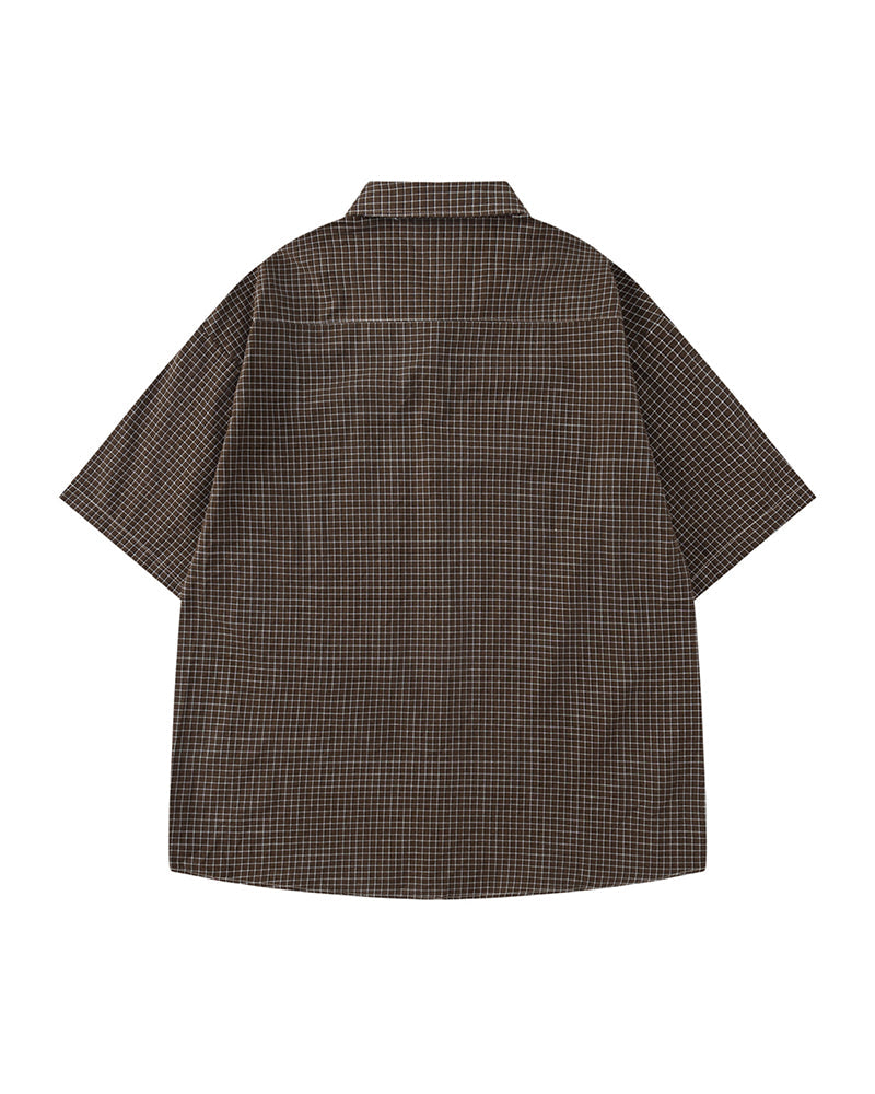 Casual plaid short-sleeved shirt