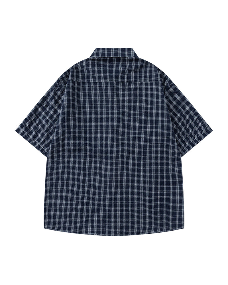 plaid short-sleeved shirt