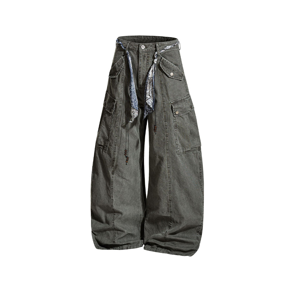 Simple and versatile cargo pants