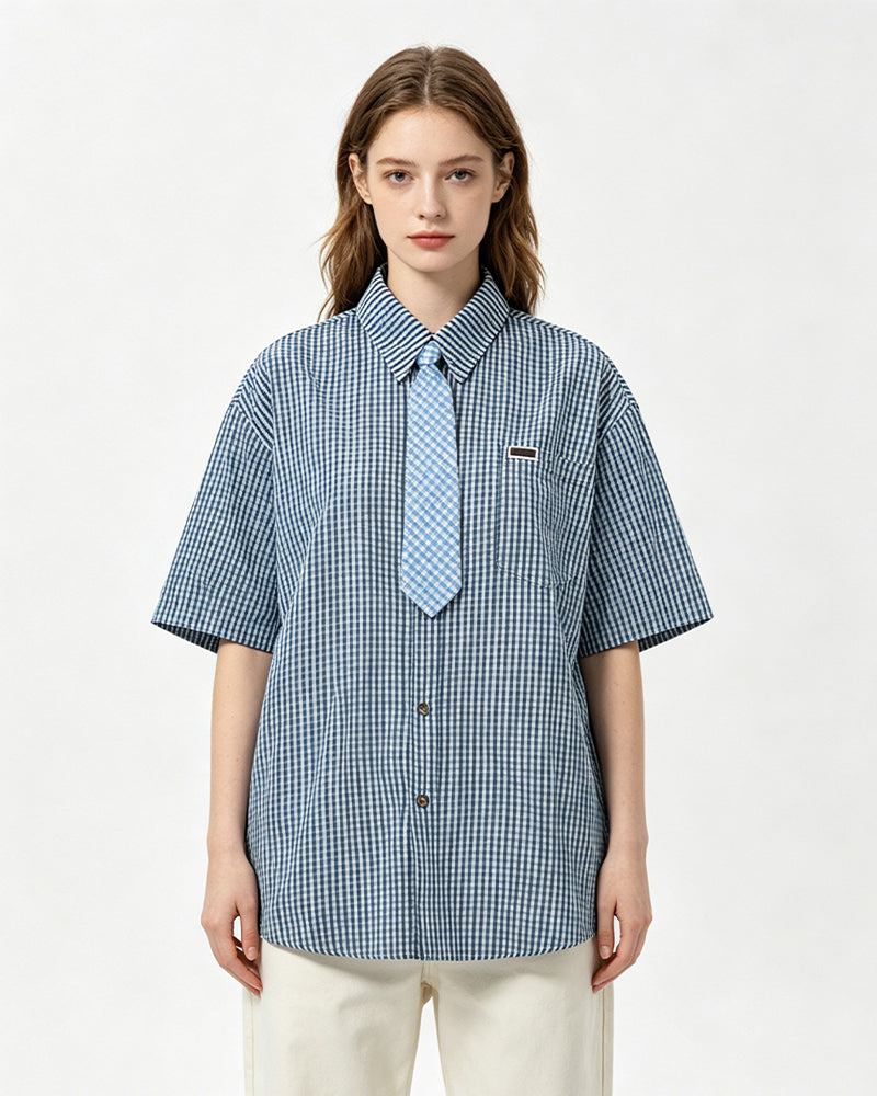 Plaid short-sleeved shirt