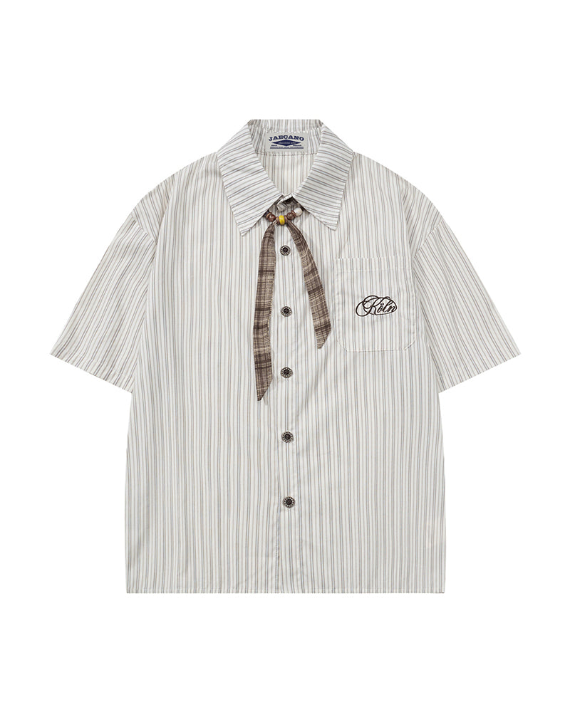 Vertical striped short-sleeved shirt