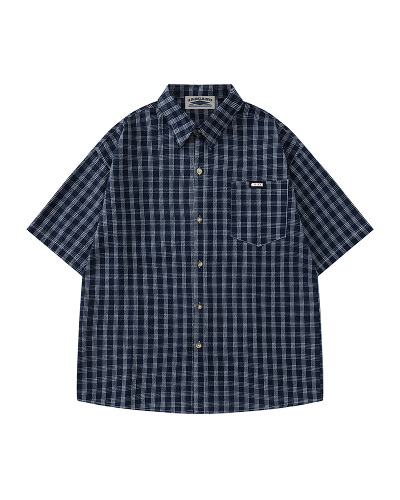 plaid short-sleeved shirt