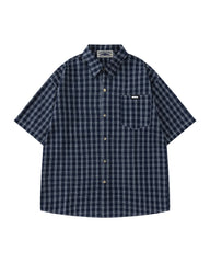 plaid short-sleeved shirt