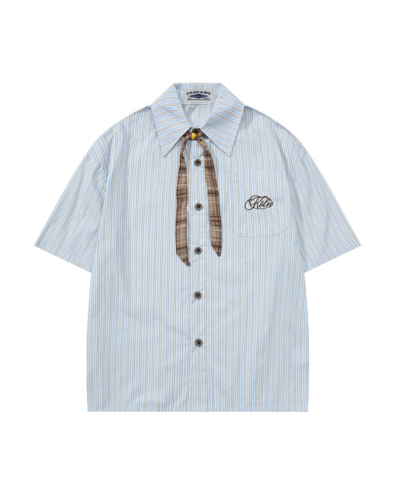 Vertical striped short-sleeved shirt
