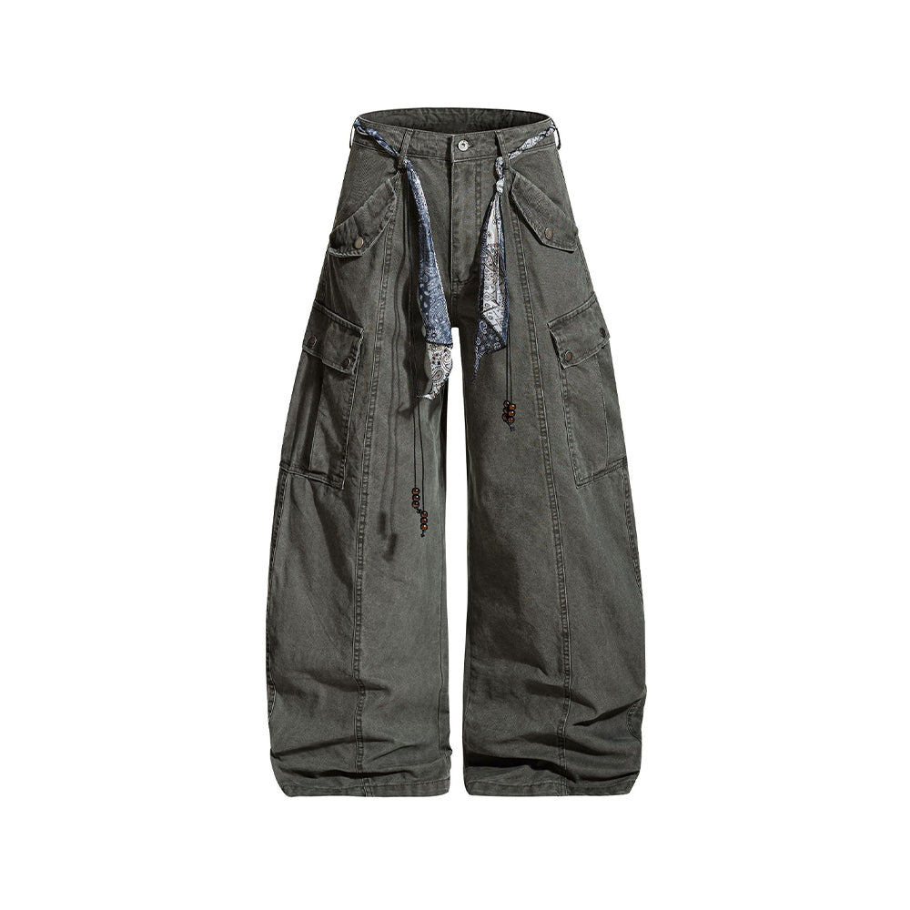 Simple and versatile cargo pants