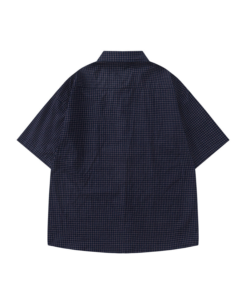 Casual plaid short-sleeved shirt