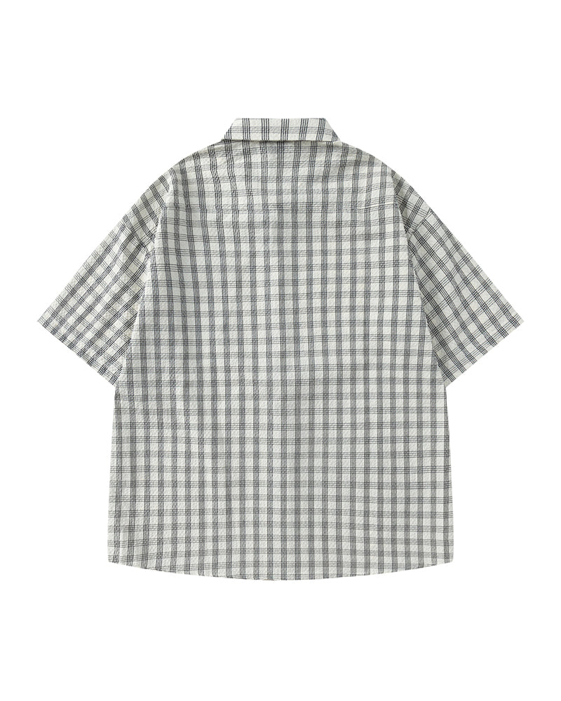 plaid short-sleeved shirt