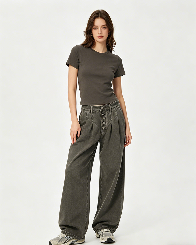 Washed distressed jeans