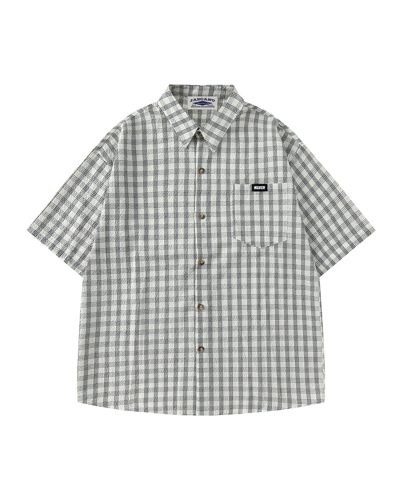 plaid short-sleeved shirt