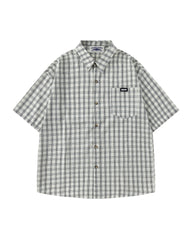 plaid short-sleeved shirt