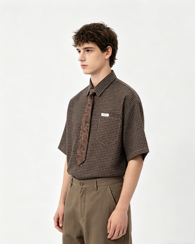 Casual plaid short-sleeved shirt