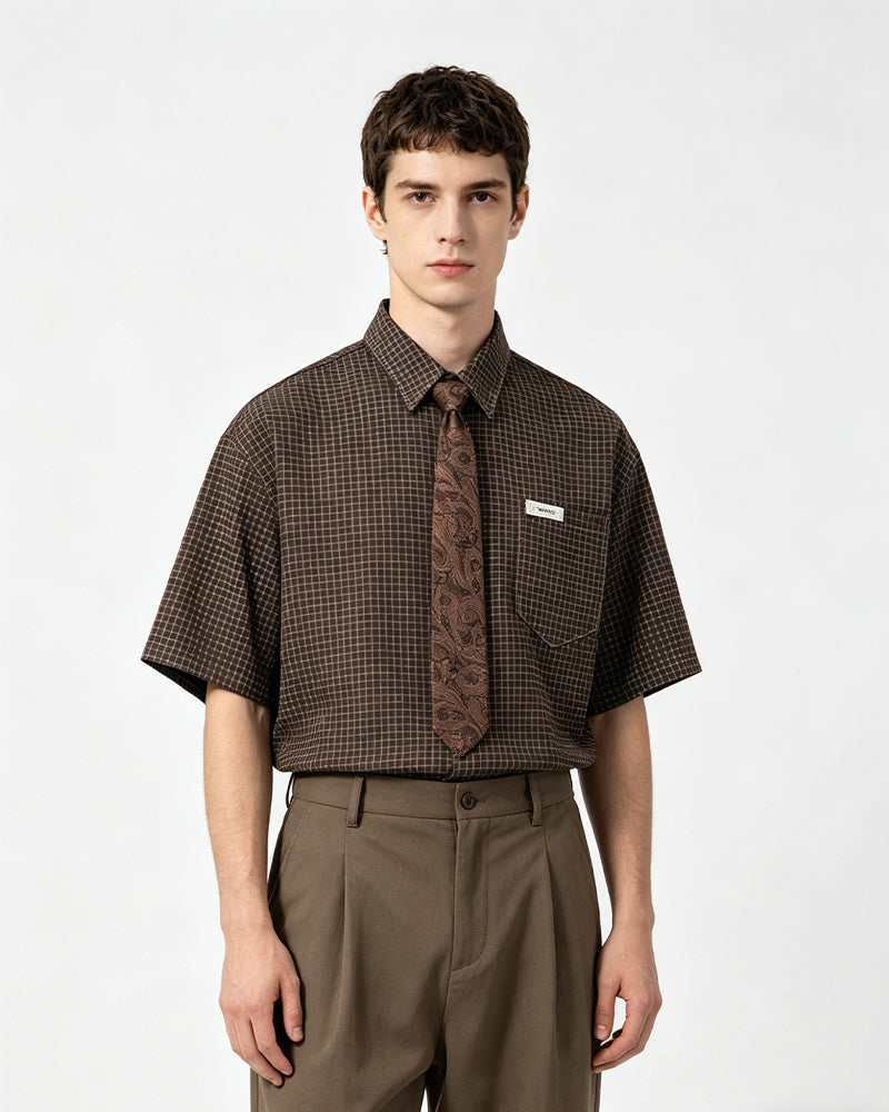 Casual plaid short-sleeved shirt