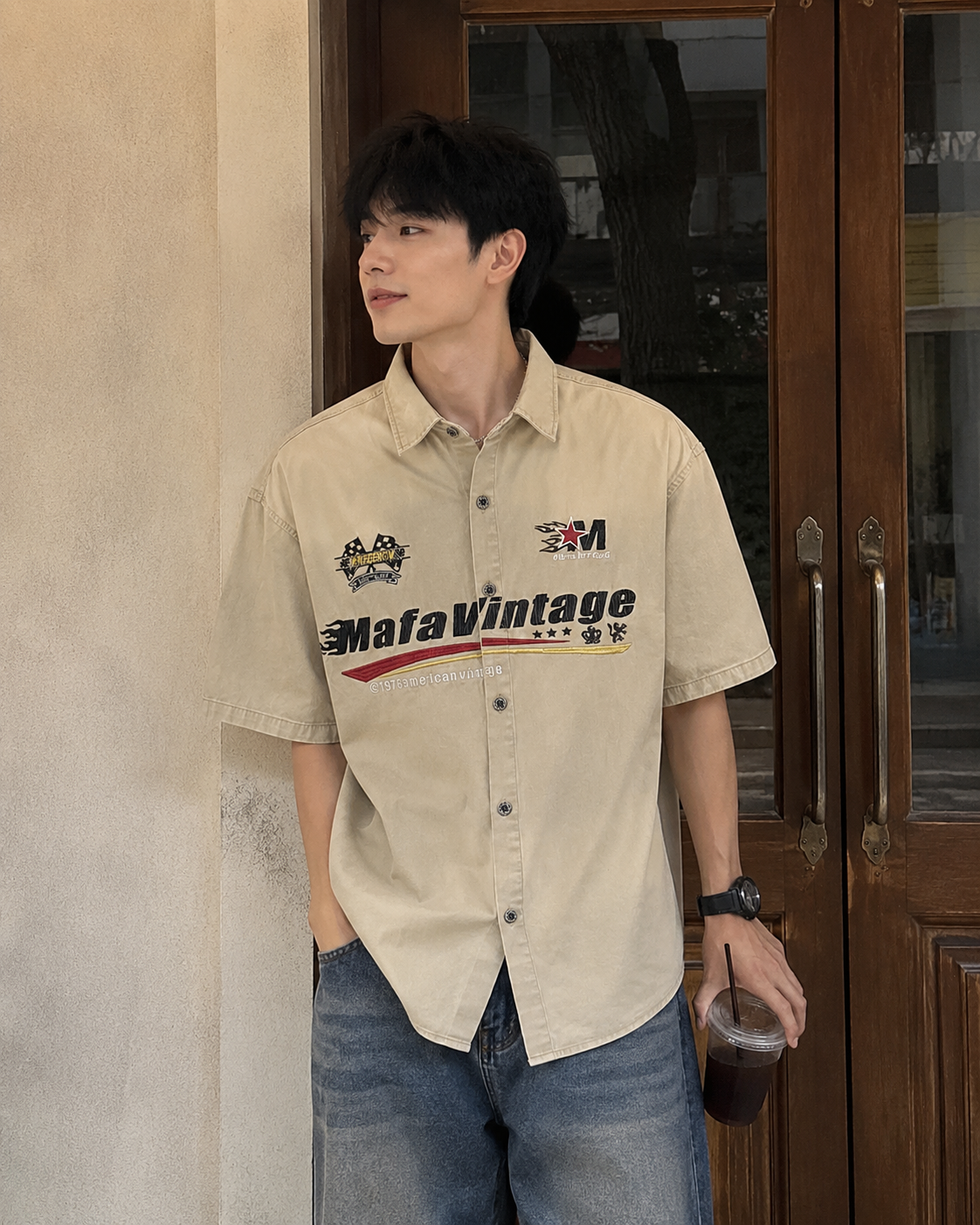 Distressed casual short-sleeved shirt