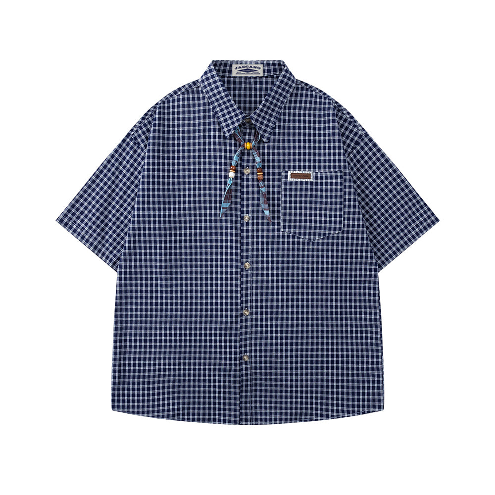 plaid short-sleeved shirt