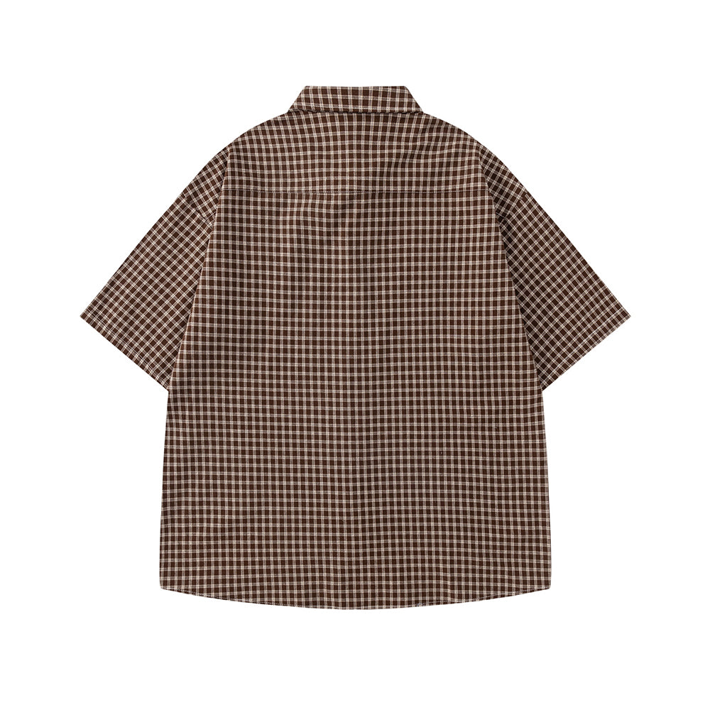 plaid short-sleeved shirt